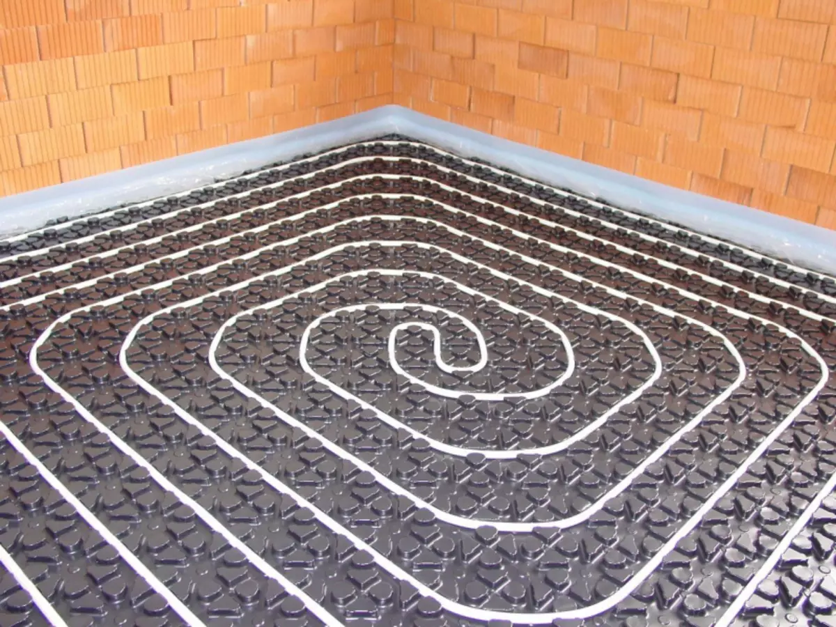 Kombineeritud küttesüsteem: radiaatorid ja soe põrand, skeem