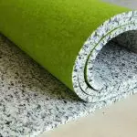Cum de a alege un substrat anti-alunecare sub covor (tipuri de materiale)