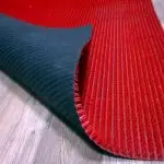 Входни килими на гумено-базирани: характеристики и ползи от употреба