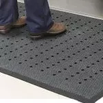 Mlebet karpet ing Based Rubber: Fitur lan mupangat kanggo nggunakake