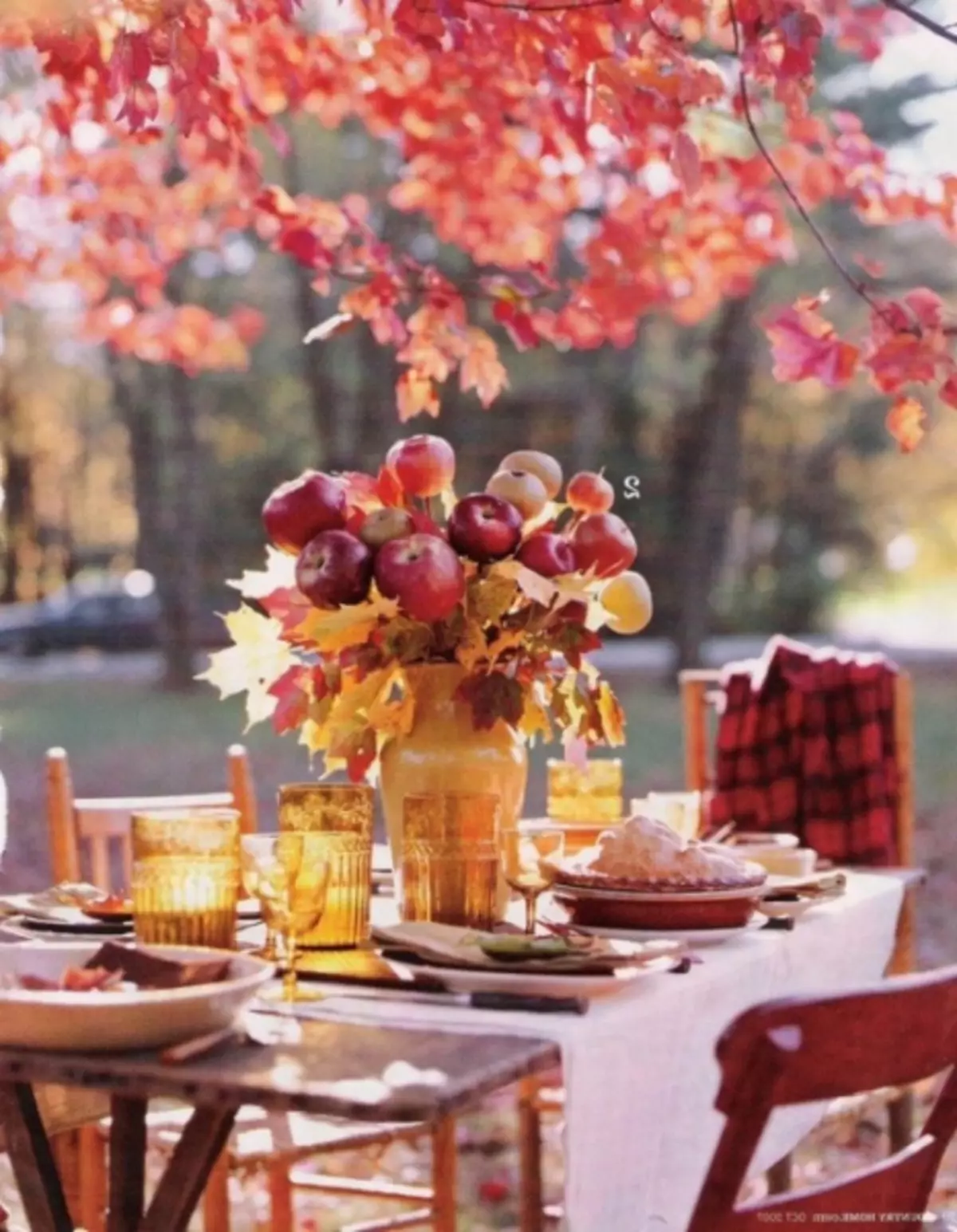 Decorando la casa de campo: artesanías de otoño para el jardín.