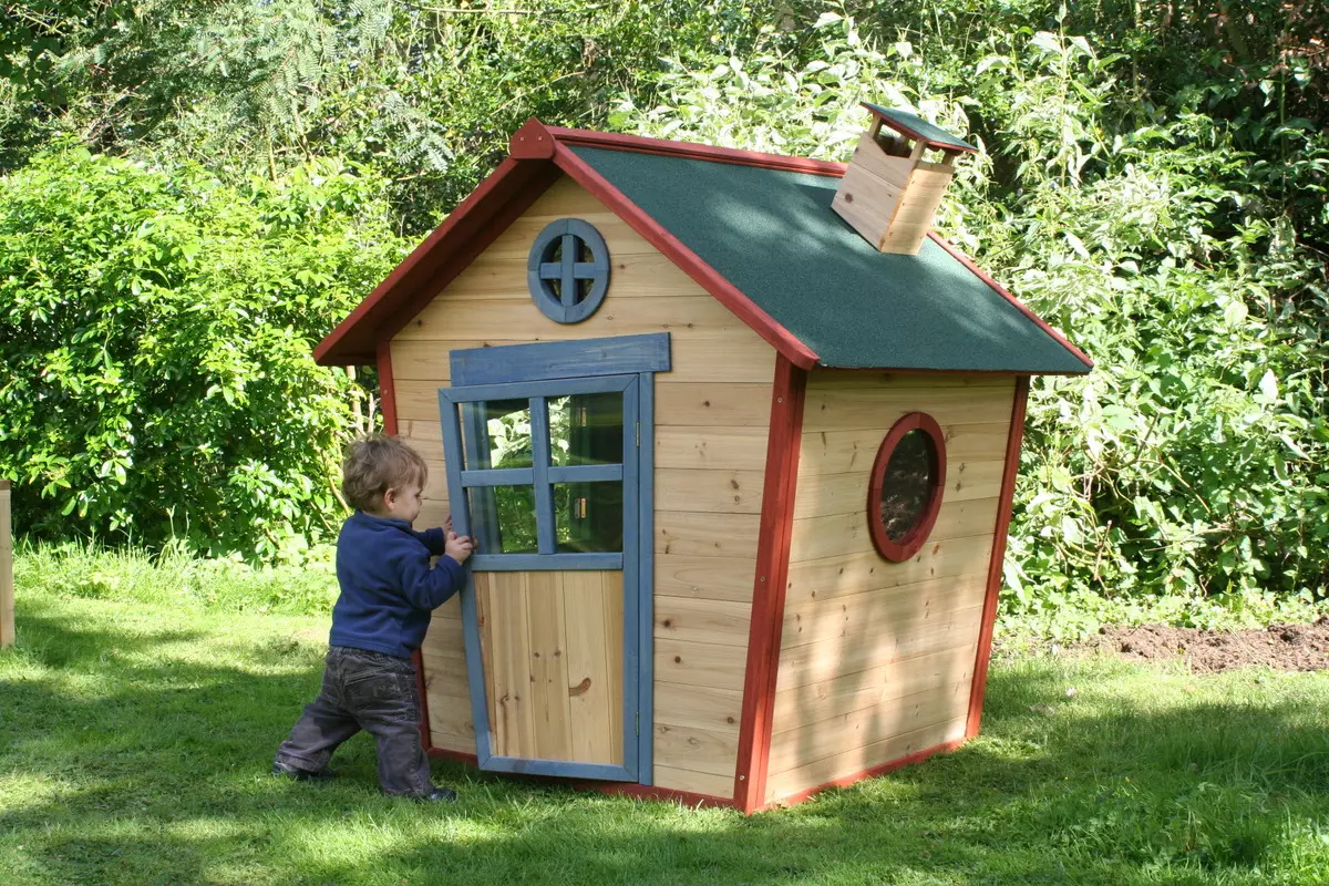 ¿Cómo hacer una casa para los juegos infantiles en el área del país? [Ideas inusuales]
