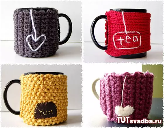 Classe de maître sur une couverture pour une tasse de feutre: schémas avec photos et vidéo