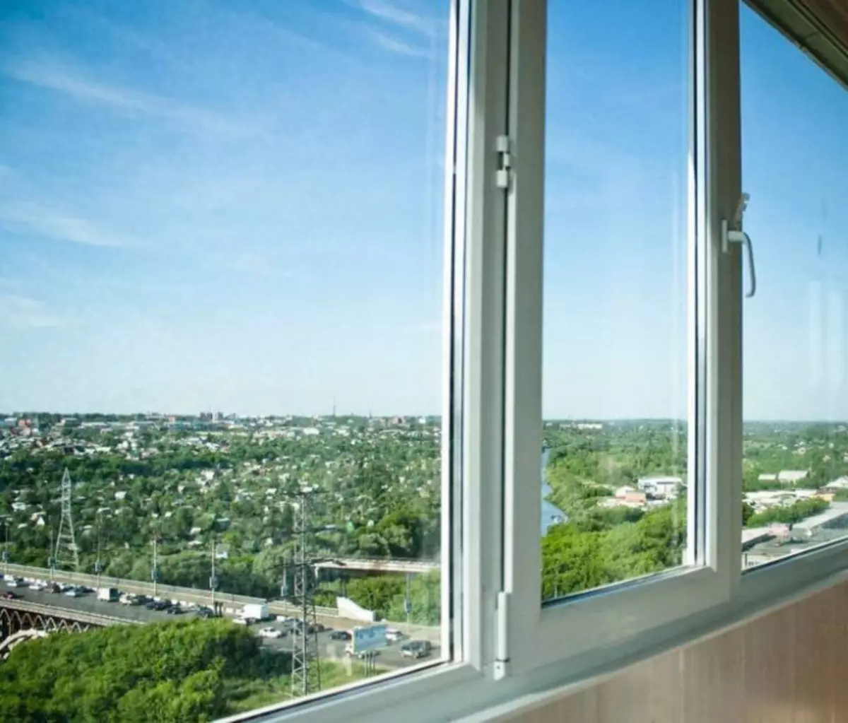 Eseguiamo la vetratura del balcone con le tue mani: Guida per il lavoro da A alla Z