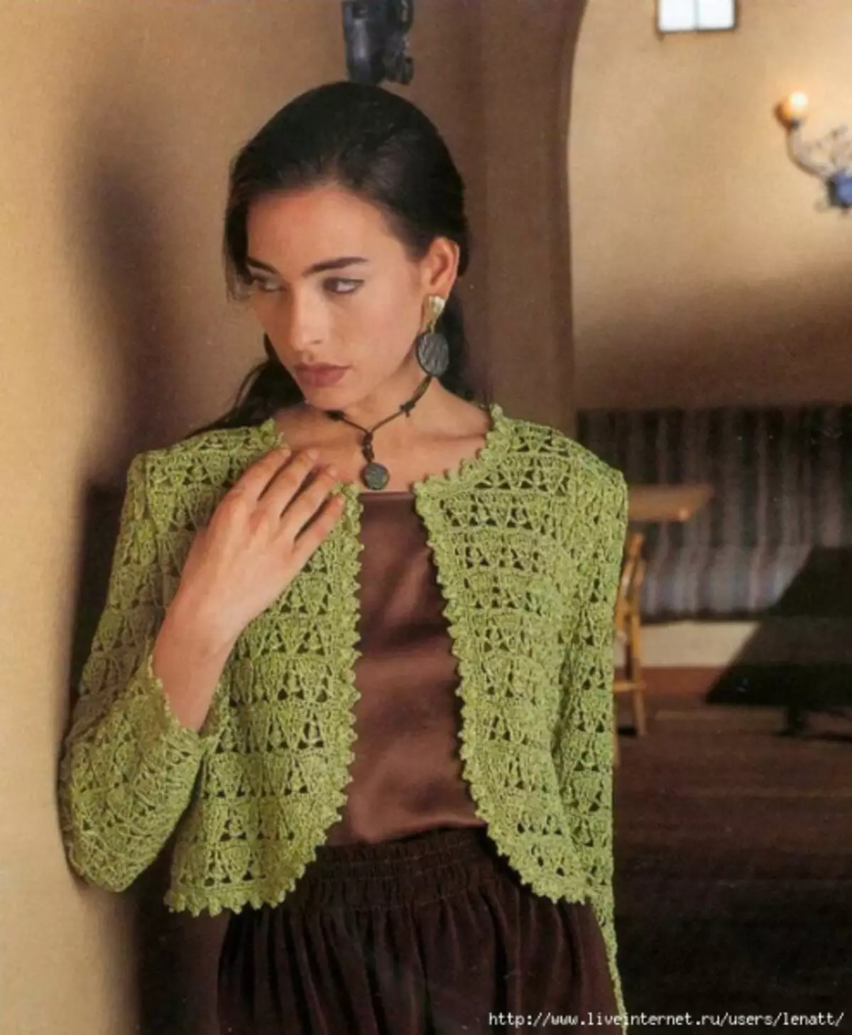 Jaket musim panas dengan crochet untuk wanita penuh dengan skim dan perihalan kerja