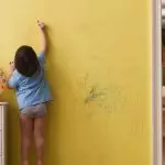 [Bakal ngresiki!] Cara ngumbah wallpaper saka marker?