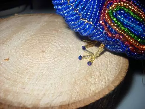 Peacock dari manik dengan tangan anda sendiri: kelas induk dengan skim dan video