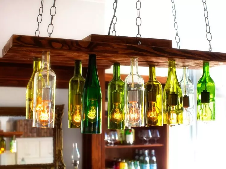 Kerajinan dari botol kaca untuk pondok rumah dan musim panas (36 foto)