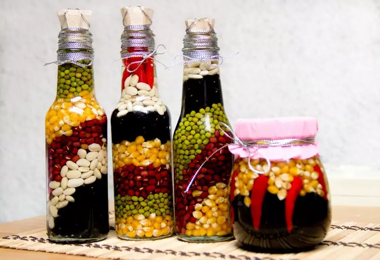 صنایع دستی از بطری های شیشه ای برای کلبه های خانگی و تابستان (36 عکس)