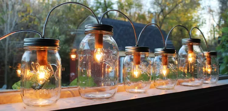 لامپ های تزئینی خیابانی: نورپردازی های گیاهی برای باغ و کلبه (35 عکس)