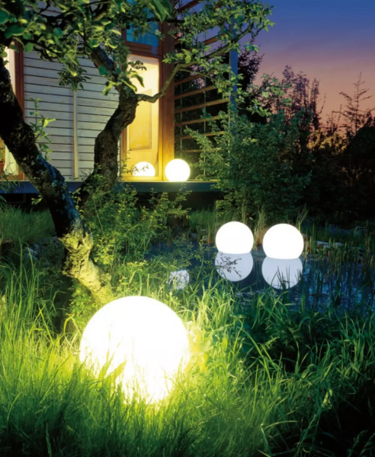 Dekoratif sokak lambaları: Bahçe ve evler için rahat aydınlatma (35 fotoğraf)