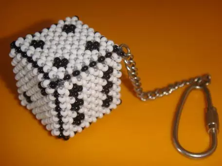 Meriv çawa bi destên xwe re keychain bead bike: skemên ji bo destpêkan