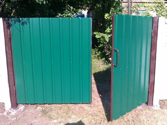 Swing Gate from Profile Dacha - Manufacturing and installation with your own hands