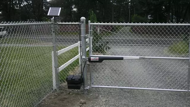 Hogyan készítsünk egy kaput a lánc rácsból a házakhoz - lépésenkénti készítés