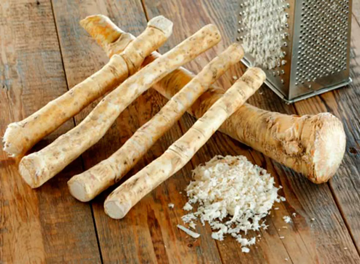 কিভাবে শীতকালে জন্য horseradish সংরক্ষণ করুন: দরকারী রেসিপি