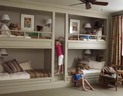 Bed under the ceiling with your own hands (photo)