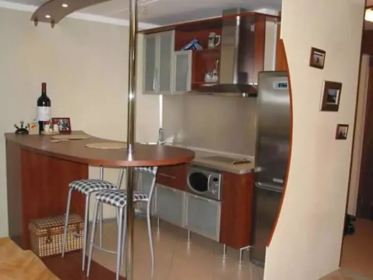 Kuhinja notranjost v zasebni hiši: kako izdati notranjost v državi z lastnimi rokami