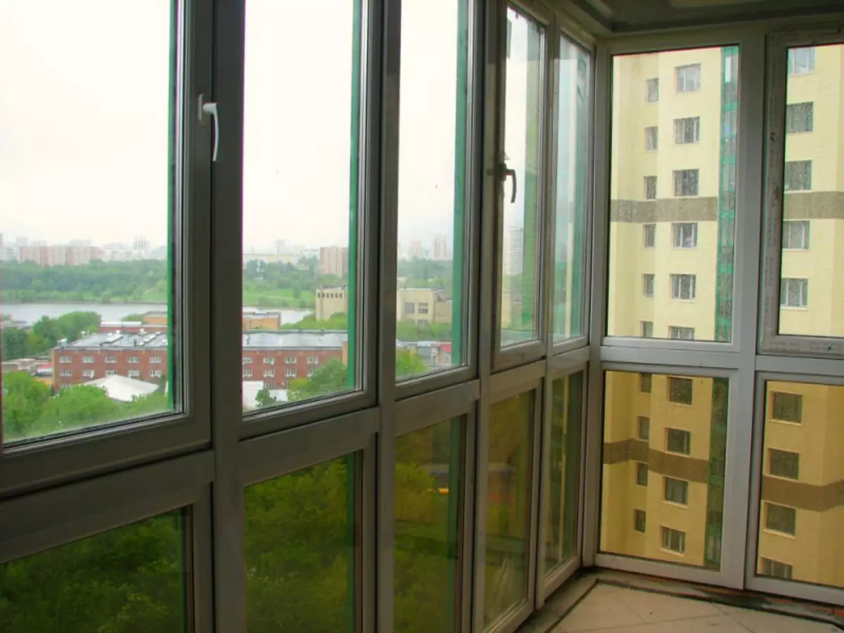 Ce este balconul geamurilor panoramice, argumente pro și contra
