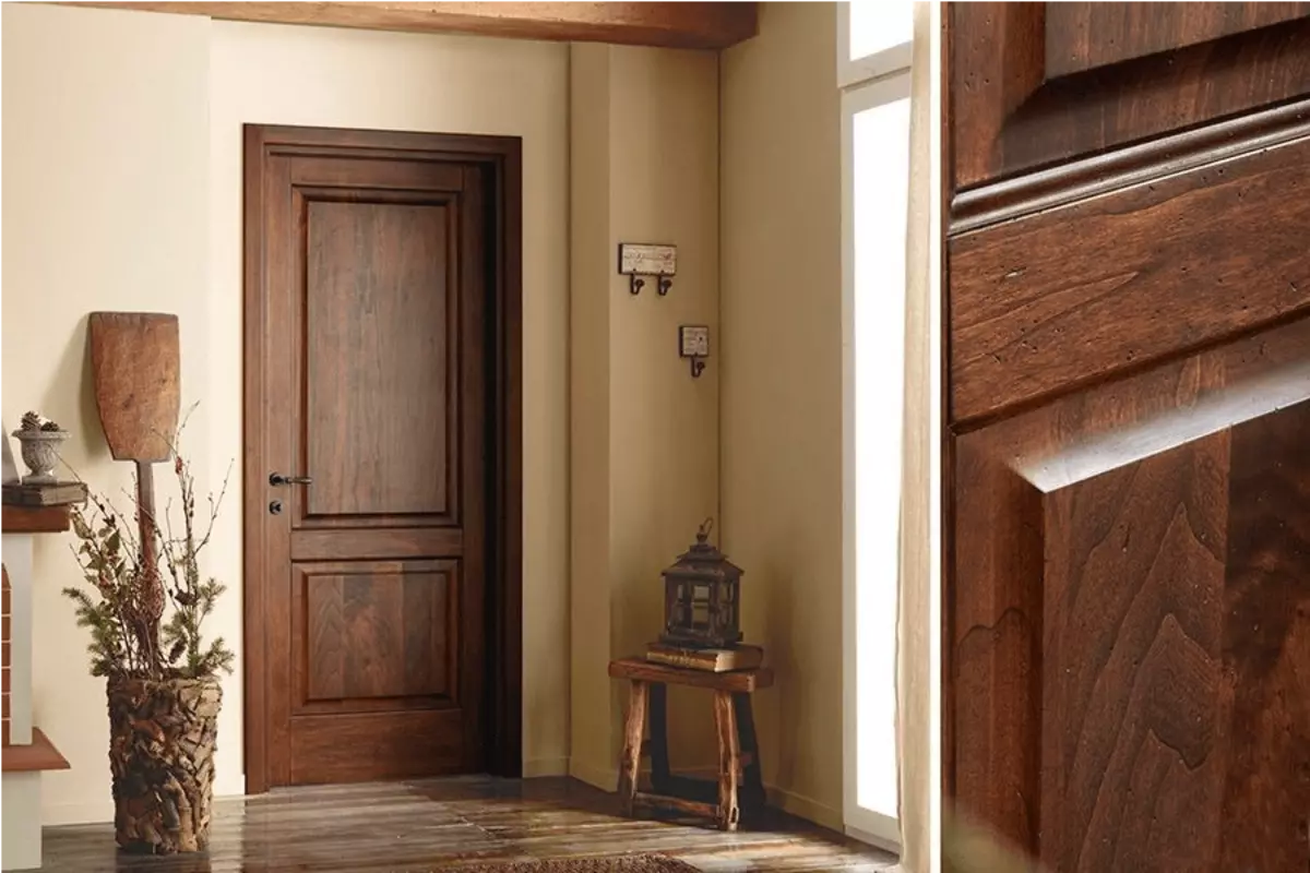 Drzwi wewnętrzne wykonane z drewnianej tablicy