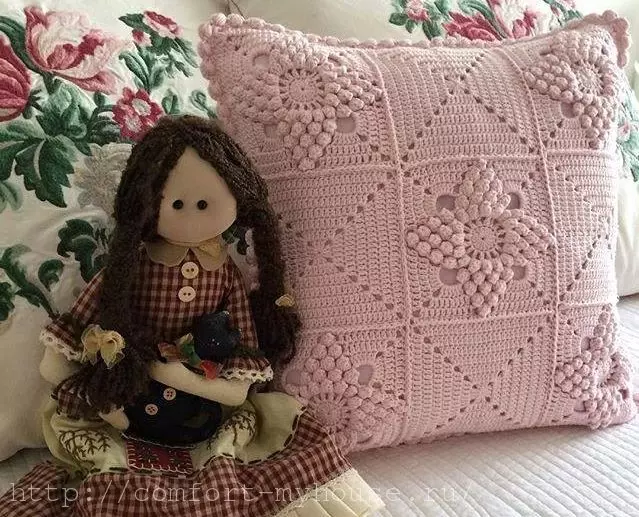 Crochet Cushion ერთად Popcorn ნიმუში