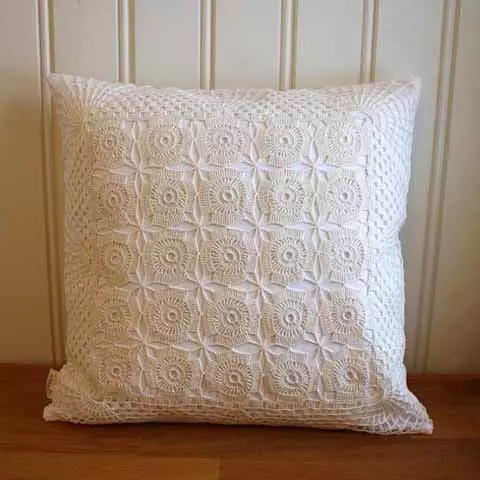 Bantal sofa. Foto - Idea untuk Kreativiti