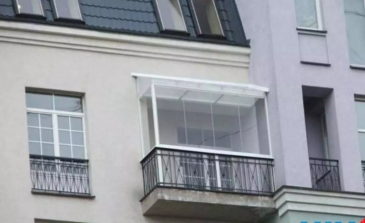 ছাদ সঙ্গে balcony glazing: শেষ মেঝে অন্তরণ