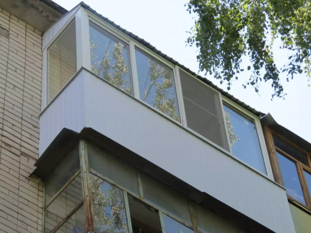 Glazing balkon s krovom: Izulajte zadnji sprat