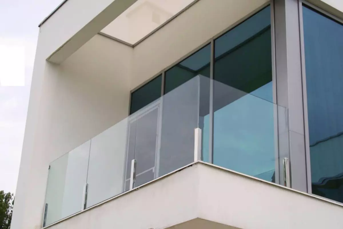 Az erkélyek üvegkerítése: minden 