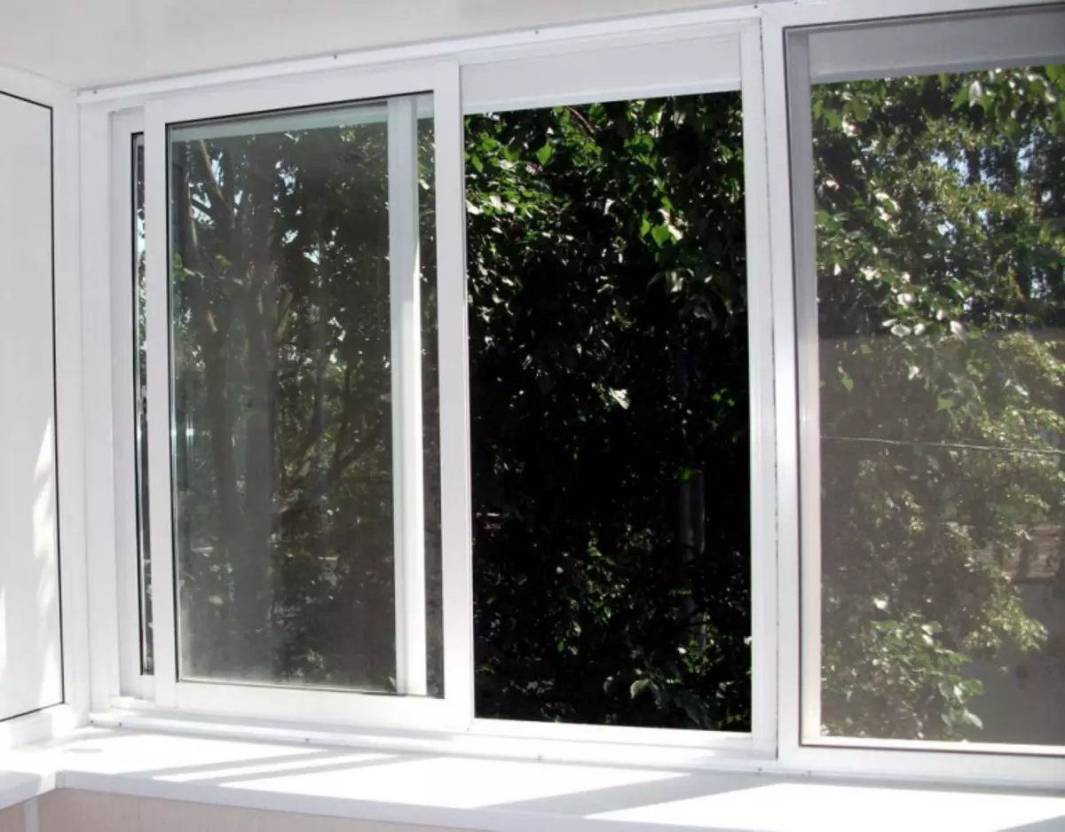 Aluminium glidande fönster på loggien: de viktigaste fördelarna