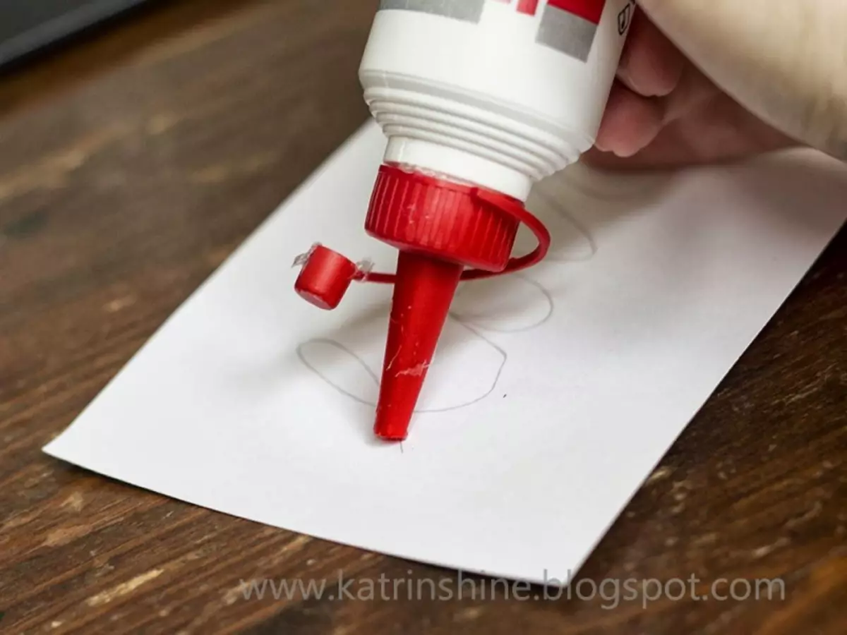 Apliques de miçangas para as crianças fazem você mesmo no papel