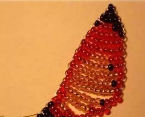 Sådan laver du en sommerfugl fra perler: trin-for-trin instruktioner med billeder og videoer