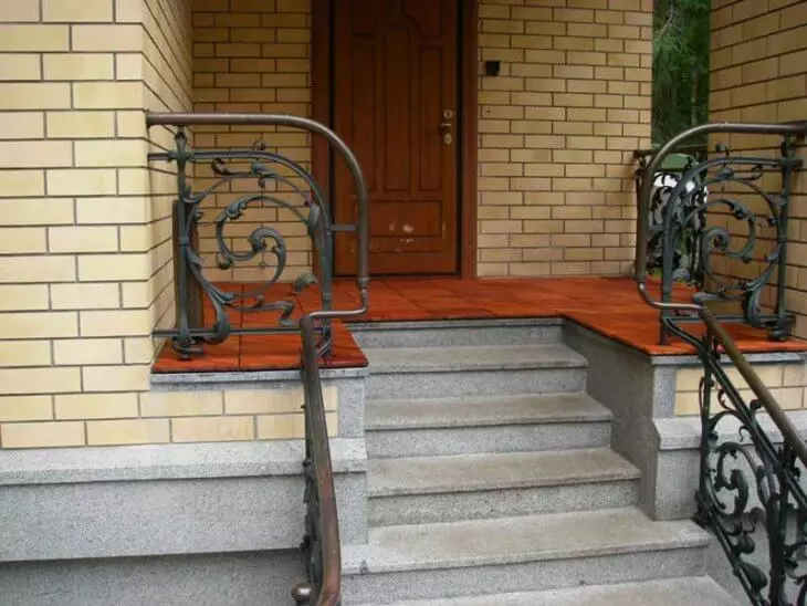 Schodiště pro verandu betonu: Jak provést bednění a nalít beton?