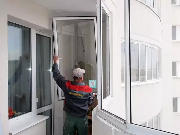 So entfernen Sie Windows auf dem Balkon: Tipps und Empfehlungen