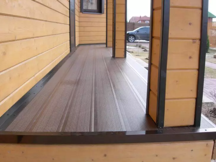 Terraced Board Porch: Daxistina teknolojiya Montage
