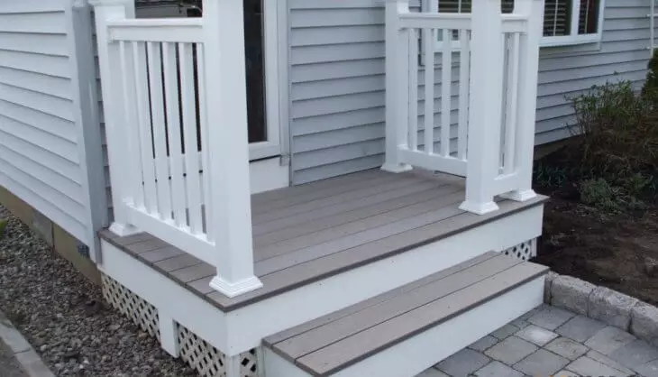 Terraced board porch: secing montage technology.