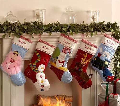 Uudenvuoden sukat tekevät sen itse lahjoihin, joissa on kuvia ja videoita