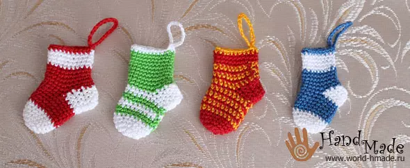 Novogodišnje čarape to čine sami za darove s fotografijama i videozapisima