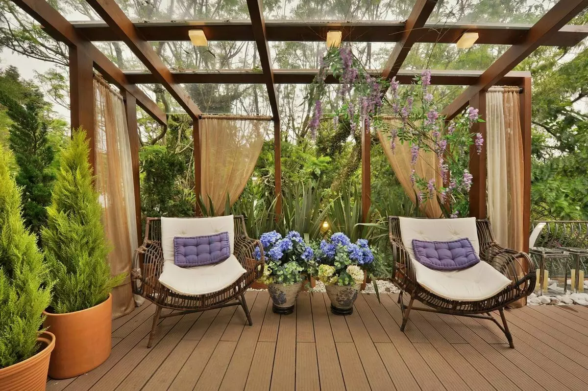 Cum să faci o verandă de vară în țara de stil elegant și frumos gratuit?