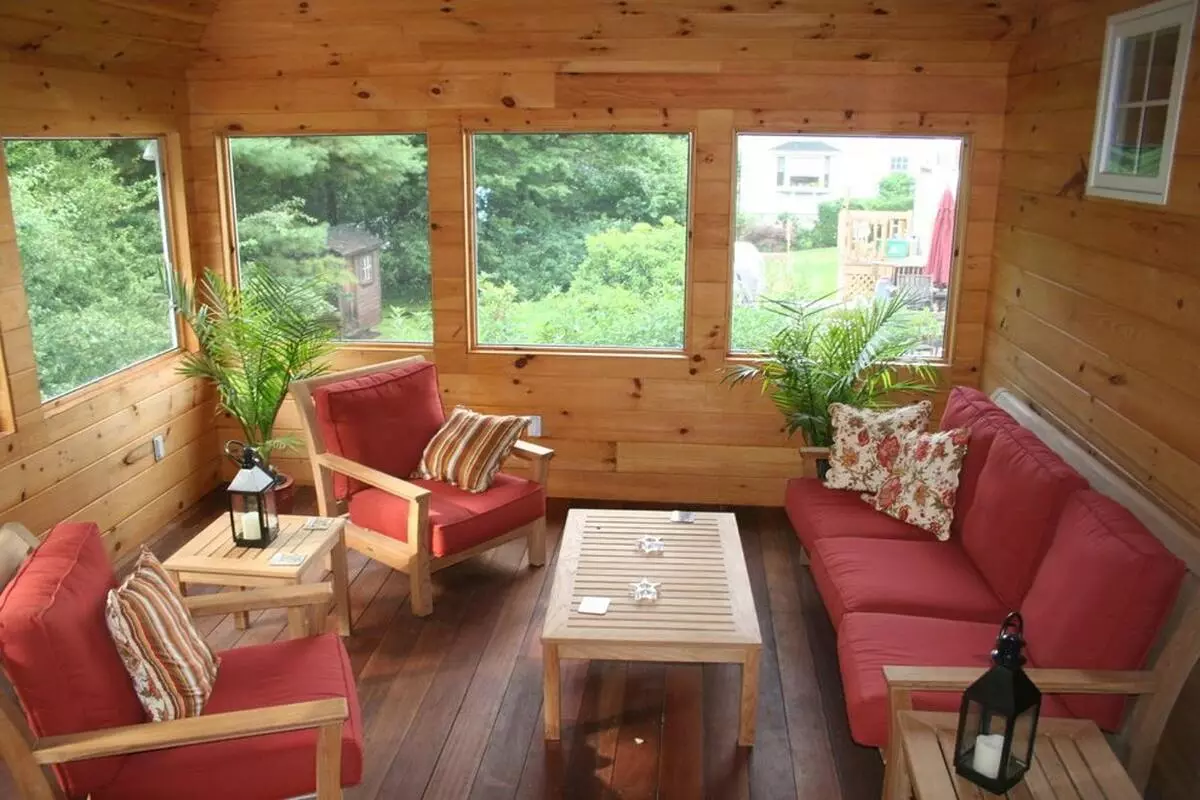 Hur man gör en sommar veranda i landet av snygg och vacker gratis?