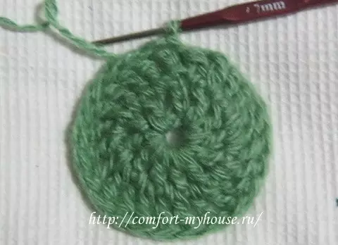 تکیا اور crochet plaids volumetric رنگ کے ساتھ