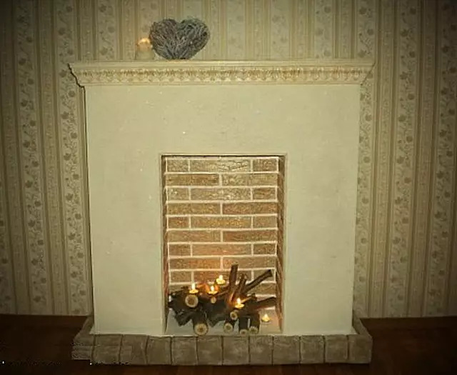 Fireplace e Vitit të Ri nga kartoni