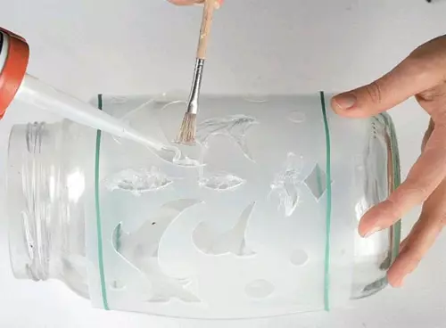 Jak zrobić elegancki wazon z banku z własnymi rękami?