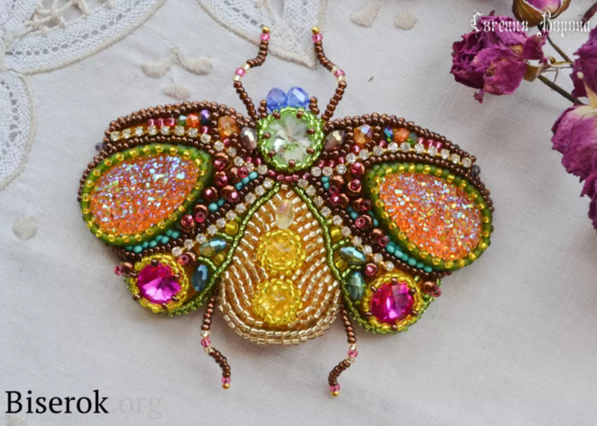 Brooches ji hêla Beads ve hatî xemilandin: Master Class bi Wêne û Dersên Vîdyoyê