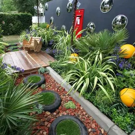 Little Garden Design.