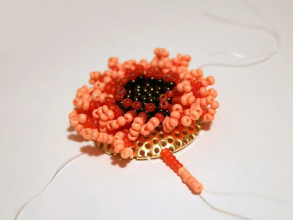 Gerbera from beads for beginners in a master class with schemes and video
