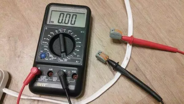 Meriv çawa ji hêla tester elektronîkî ve pîvandin (multimeter)