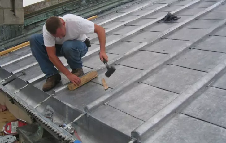 Kako staviti željezo na krov vlastitim rukama