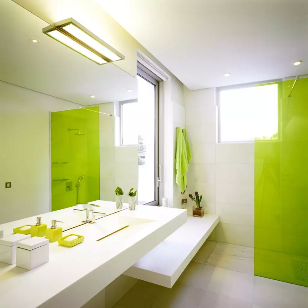 ванна и туалет в зеленом цвете