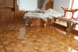 Как да ремонтирате подове в Сталин?