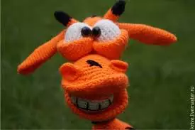 Giraffe Crochet dengan gambar rajah dan keterangan: kelas induk dengan video